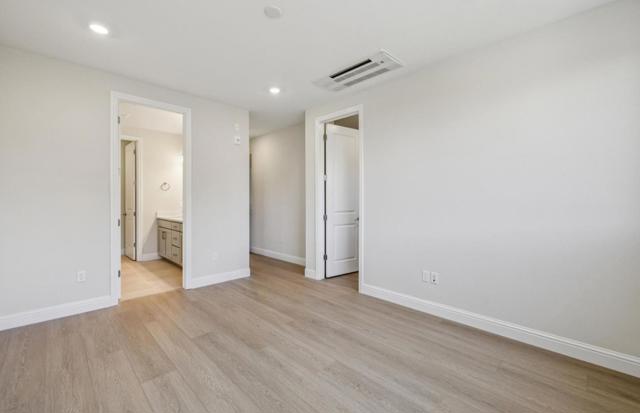 2417 Willow Way, San Mateo CA: https://media.crmls.org/mediaz/78b49db2-b079-4f5d-ae84-9299b2311d2d.jpg