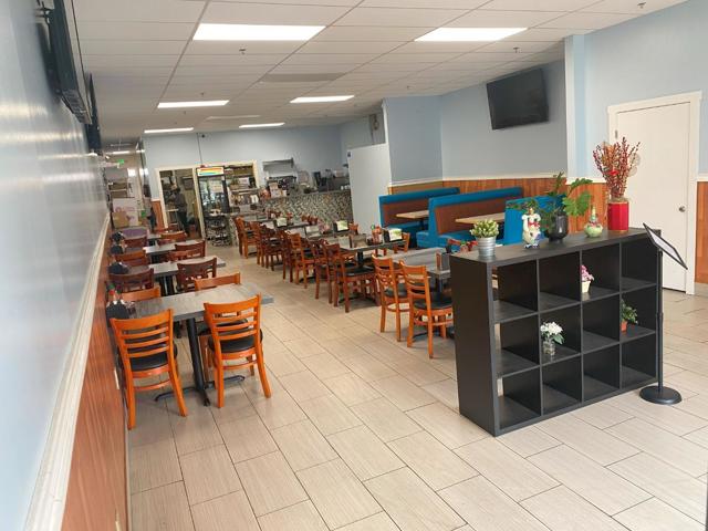 1616 International Boulevard, Oakland CA: https://media.crmls.org/mediaz/78b563bf-77a2-41eb-8e25-c79ca57a12db.jpg