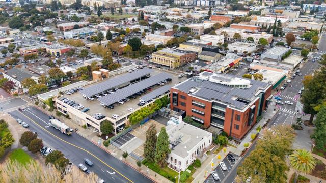 22519 Main St, Hayward CA: https://media.crmls.org/mediaz/78b573c3-1959-4cc9-8b13-08f4dddf1d6b.jpg