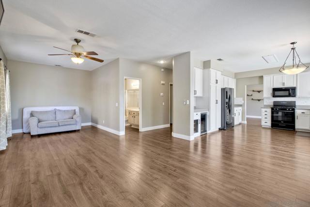 39513 Bonaire Way, Murrieta CA: https://media.crmls.org/mediaz/78b59b1c-881f-4ca5-8851-25907b2d9502.jpg