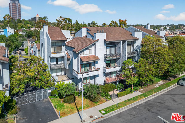 1920 Pandora Avenue, Los Angeles CA: https://media.crmls.org/mediaz/78b646dd-29e0-45a3-bf52-2d3bee4294b7.jpg