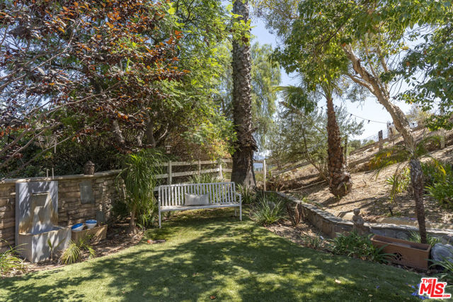 159 Dapplegray Road, Bell Canyon CA: https://media.crmls.org/mediaz/78b7a992-21c5-47ef-91d3-5e627279153f.jpg