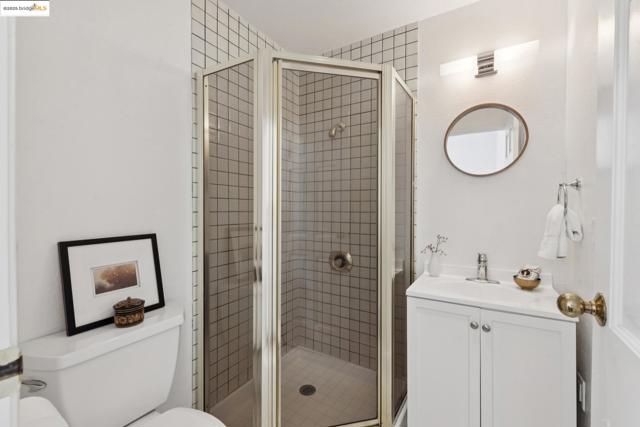 3 Craig Ave, Piedmont CA: https://media.crmls.org/mediaz/78b7b66f-bdf0-4ab5-a9c3-dba5816a935c.jpg