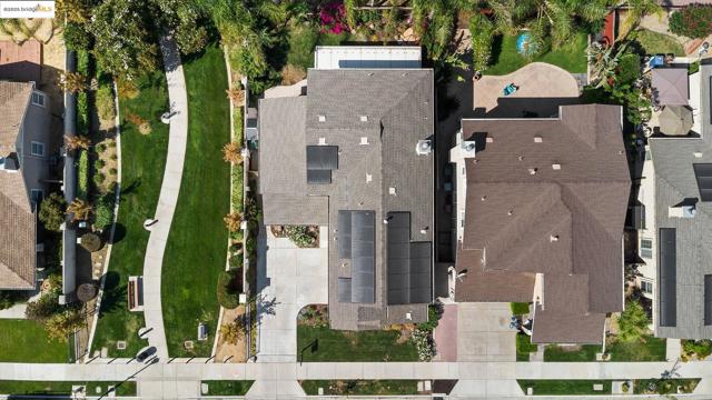 917 Sawyer Way, Brentwood CA: https://media.crmls.org/mediaz/78b8179a-54be-4015-8862-6344210ca8a0.jpg