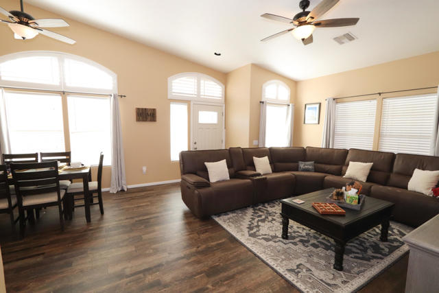 27185 Landau Boulevard, Cathedral City CA: https://media.crmls.org/mediaz/78b84d75-9612-4f73-b88f-1f19a8a3af0f.jpg