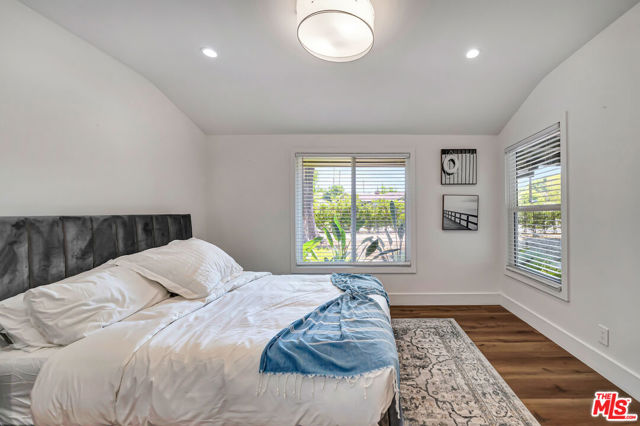 19841 Henshaw Street, Woodland Hills CA: https://media.crmls.org/mediaz/78b9dce4-d340-4653-b9d4-93ecf01772eb.jpg
