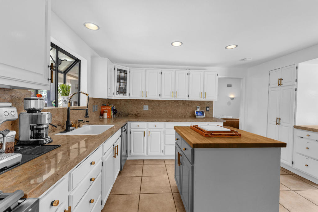 MLS #219129660DA img 3