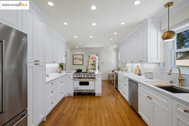 1420 Stannage Ave, Berkeley CA: https://media.crmls.org/mediaz/78ba04d9-bd35-4612-8bb1-ced34f9707d4.jpg
