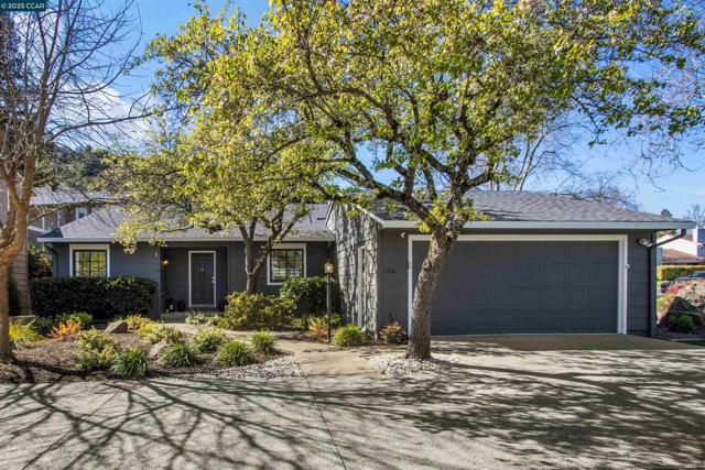 1716 Saint Andrews Drive, Moraga CA: https://media.crmls.org/mediaz/78ba53e0-e10d-4a77-a0b9-cd4eea8f9223.jpg