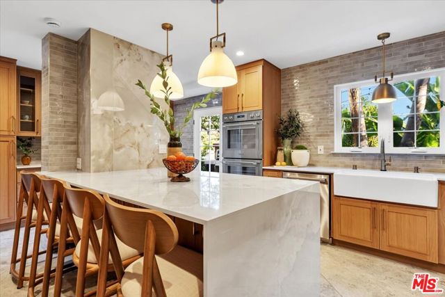 2276 La Granada Drive, Los Angeles CA: https://media.crmls.org/mediaz/78bab6e3-294a-43ec-8e3d-cf31828ee8aa.jpg