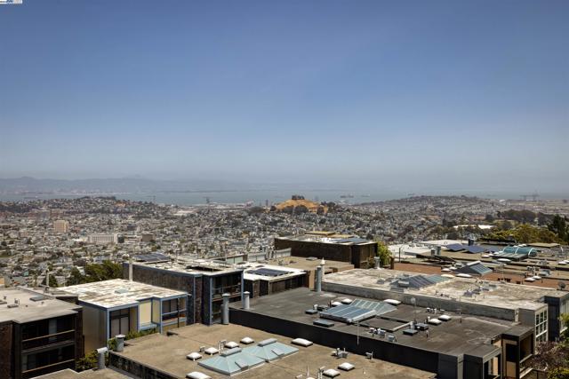 17 Ora Way, San Francisco CA: https://media.crmls.org/mediaz/78bb944c-fb63-4c26-8ae3-26155c313b89.jpg
