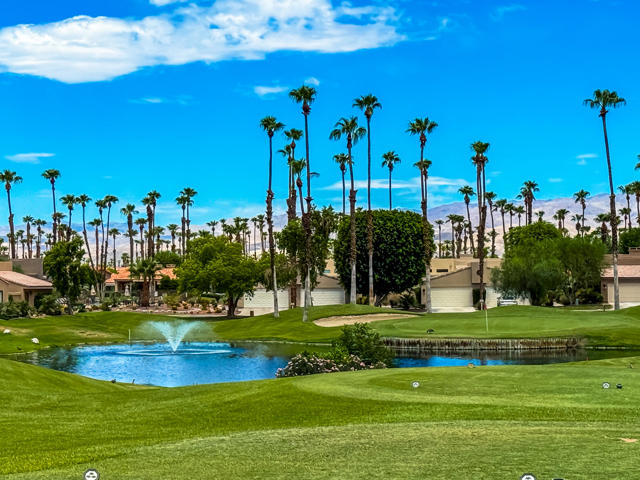 76790 Chrysanthemum Way, Palm Desert CA: https://media.crmls.org/mediaz/78bba31c-4513-4c1a-9be2-6830fdb02bc7.jpg