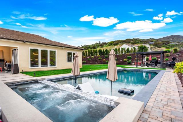 21992 Wilgen Rd, Escondido CA: https://media.crmls.org/mediaz/78bcefec-b2d0-4d45-b344-37c370a22b5e.jpg