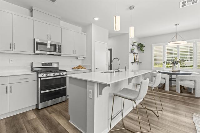 323 CITRINE TRAIL, Fallbrook CA: https://media.crmls.org/mediaz/78bd6263-bb12-47b2-a939-ef8c86172efb.jpg