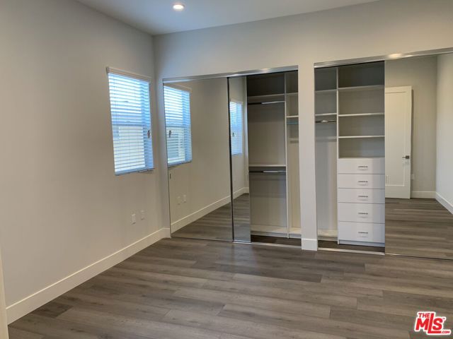 1721 GRANVILLE Avenue, Los Angeles CA: https://media.crmls.org/mediaz/78be4238-9401-4e10-bc67-f53b59466bae.jpg