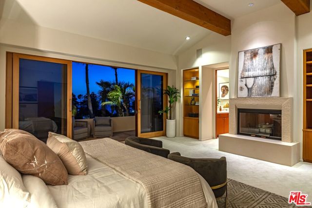 6417 Merritt Drive, Malibu CA: https://media.crmls.org/mediaz/78bee105-c242-4b61-8f18-cf09019a16b2.jpg