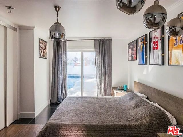 2633 N Commonwealth Avenue, Los Angeles CA: https://media.crmls.org/mediaz/78bef58a-343a-437b-a4d3-9cf6cbb3f508.jpg