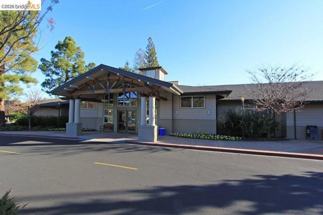 1156 Running Springs Rd., Walnut Creek CA: https://media.crmls.org/mediaz/78bf2e26-4c35-4335-9151-552e7f25e80f.jpg