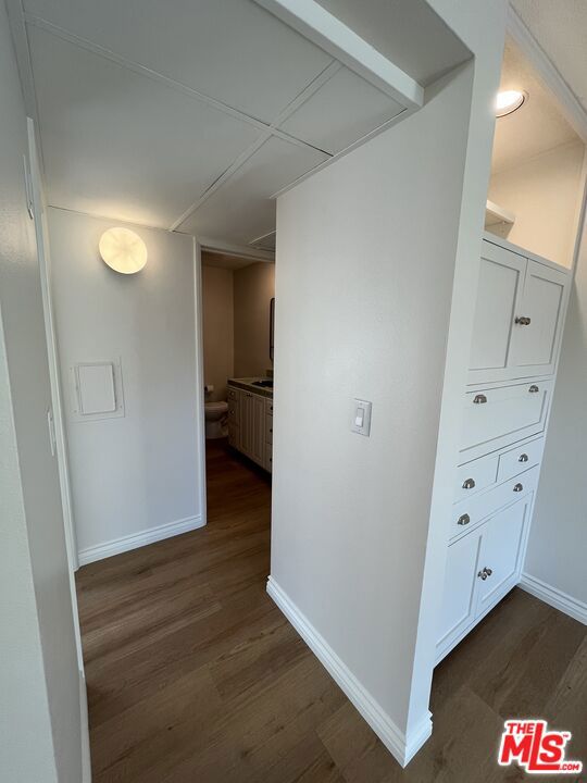 970 Palm Avenue, West Hollywood CA: https://media.crmls.org/mediaz/78bf83f3-02a2-4674-beef-4d547ce544c8.jpg