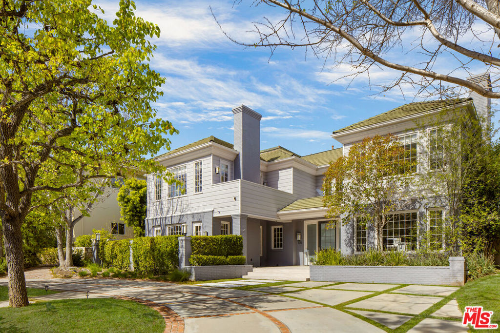 720 N Crescent Drive — Traditional