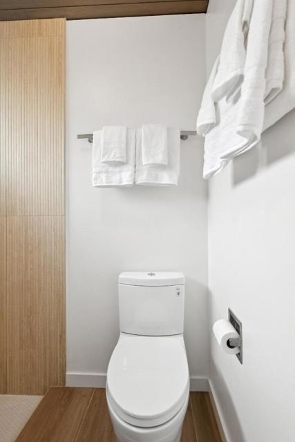 1719 Yorktown Road, San Mateo CA: https://media.crmls.org/mediaz/78bffe9f-901e-4848-b9b6-456d1b5eaeb0.jpg