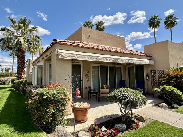 105 Lake Shore Drive, Rancho Mirage CA: https://media.crmls.org/mediaz/78c00e9c-56ce-4685-8547-b03303544502.jpg