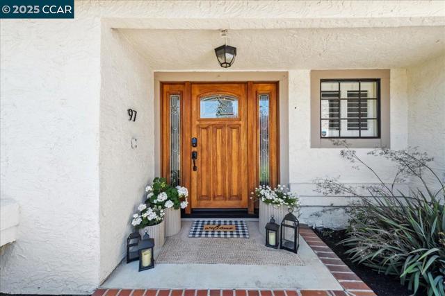 97 Woodranch Cir, Danville CA: https://media.crmls.org/mediaz/78c0c5e5-2f9c-4d52-a9a4-c1ca5b3b410e.jpg