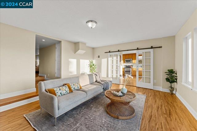 Image 46 of 60 For 900 Spruce Street