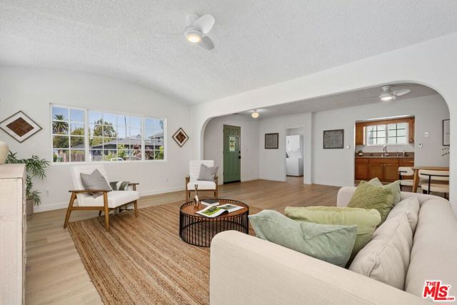3588 Helms Avenue, Culver City CA: https://media.crmls.org/mediaz/78c31283-77f8-4f89-9568-cbed761ac4fd.jpg