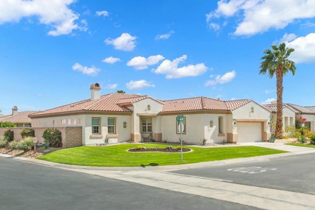 44830 Via Mirabel, La Quinta CA: https://media.crmls.org/mediaz/78c3a639-21ea-4a13-840c-a379581b9ae9.jpg