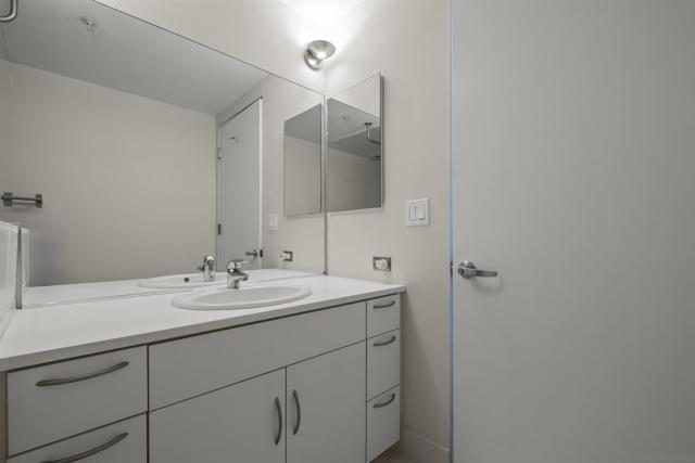 3788 Park Blvd, San Diego CA: https://media.crmls.org/mediaz/78c46768-907e-43d3-a806-65c2637abc9f.jpg