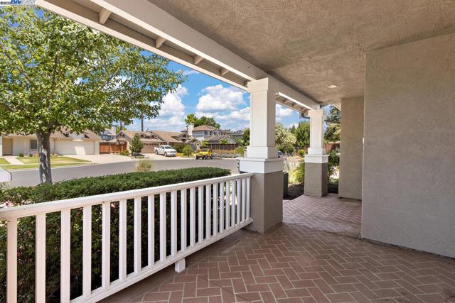 1387 Meadow Ct, Livermore CA: https://media.crmls.org/mediaz/78c4bc63-bbd3-4e1c-a4e9-b0a60605100b.jpg