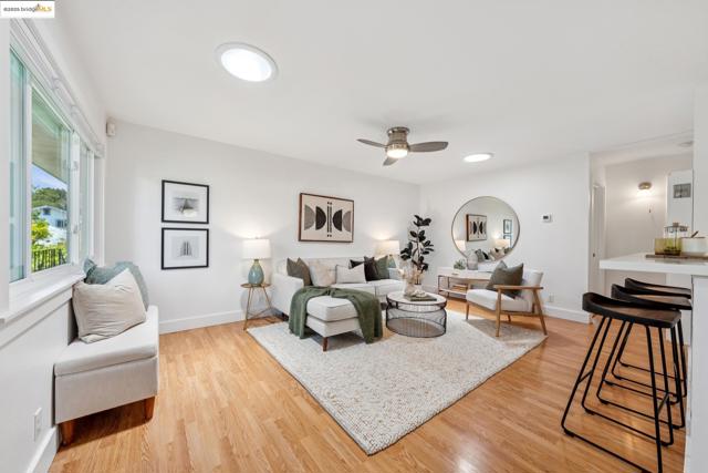 2028 Damuth St, Oakland CA: https://media.crmls.org/mediaz/78c4c8be-1edb-450d-a15d-5cae7ed89e2b.jpg
