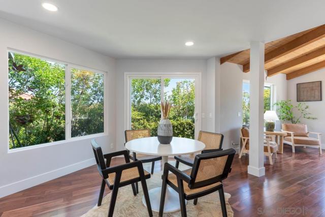 907 Ridge Heights Road, Fallbrook CA: https://media.crmls.org/mediaz/78c4d820-28a5-448b-83e4-e0debc2915ff.jpg
