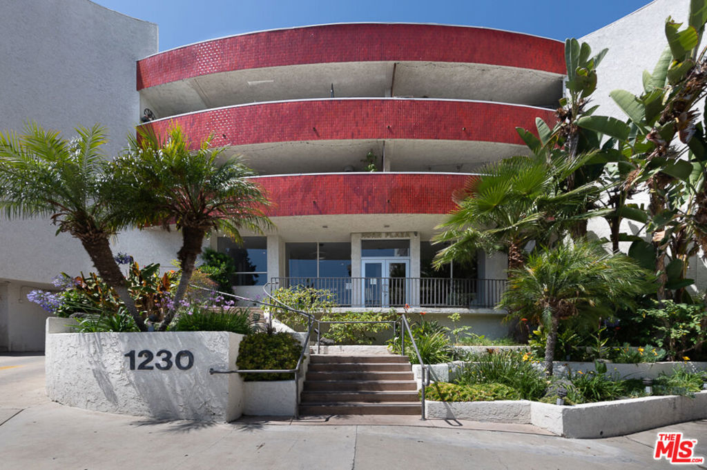 1230 HORN Avenue #521