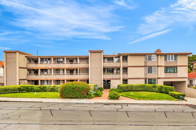 3130 Avenida de Portugal 101, San Diego CA: https://media.crmls.org/mediaz/78c54470-697f-4b4e-86bb-bcc731df4525.jpg