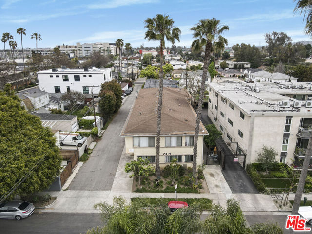 2314 S Corning Street, Los Angeles CA: https://media.crmls.org/mediaz/78c57471-197a-490c-94b8-24033b3d9aed.jpg