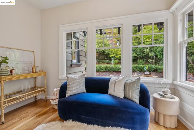 118 Hillside Ave, Piedmont CA: https://media.crmls.org/mediaz/78c577ed-64c3-40de-b974-202b0b0d283c.jpg