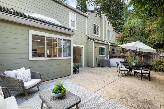 2064 Rialto Court, Mountain View CA: https://media.crmls.org/mediaz/78c58ce8-f2ab-4a90-9f94-c447f7cdc452.jpg