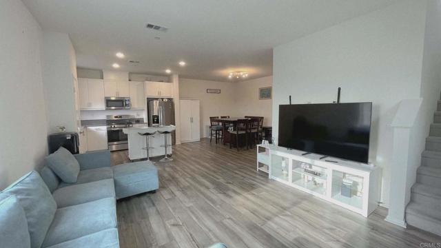 5495 Seacliff Place, San Diego CA: https://media.crmls.org/mediaz/78c61350-ca6d-4241-9cb9-4876c791f22e.jpg