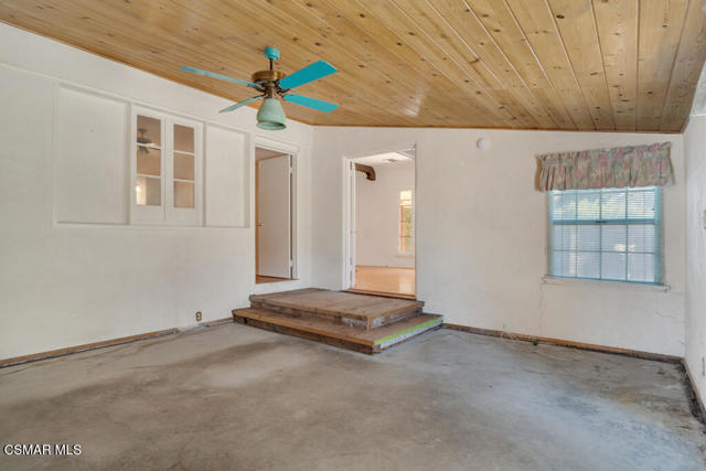 2327 Royal Avenue, Simi Valley CA: https://media.crmls.org/mediaz/78c61c1b-d942-4ebc-b14a-d1ae5bc417fc.jpg