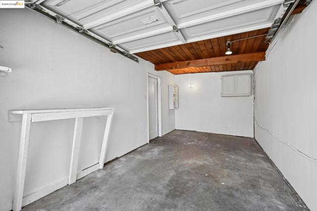 4125 Miflin Ave, El Sobrante CA: https://media.crmls.org/mediaz/78c659af-a28a-4c18-a182-63d71d321f0a.jpg