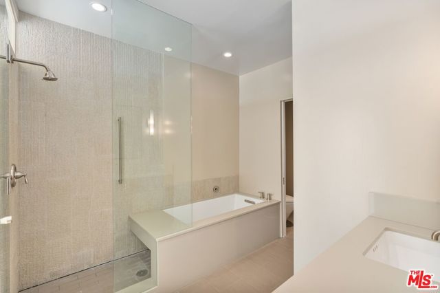 1 Northstar Street, Marina del Rey CA: https://media.crmls.org/mediaz/78c65fa6-86fa-47f0-8e15-44583482e29a.jpg