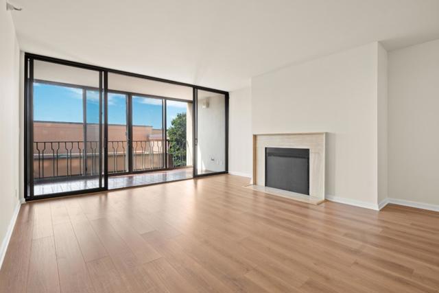 555 Laurel Avenue, San Mateo CA: https://media.crmls.org/mediaz/78c873d9-a40e-4310-bdac-f9d8fc9916a6.jpg