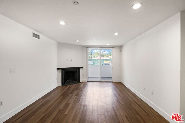 833 Edinburgh, Los Angeles CA: https://media.crmls.org/mediaz/78c8c3b1-b6fa-4d70-a5bf-d49b7e37e806.jpg