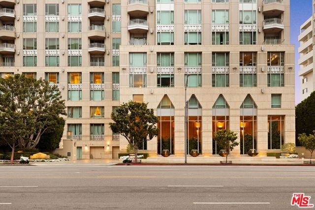 10727 Wilshire Boulevard, Los Angeles CA: https://media.crmls.org/mediaz/78c93b83-25fb-477f-a522-db8de1afb13b.jpg