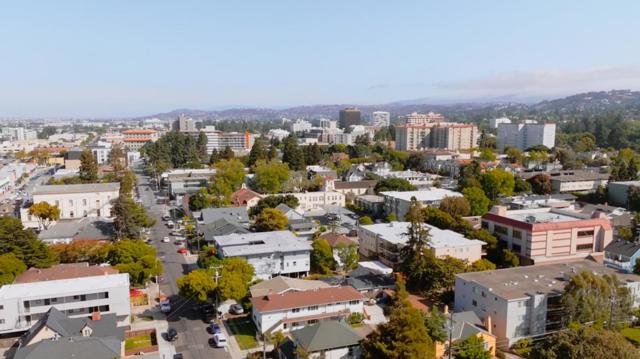212 Ramona Street, San Mateo CA: https://media.crmls.org/mediaz/78c99157-e12b-47dc-b343-9de0f195686c.jpg