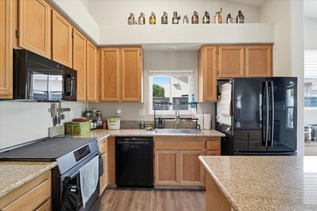 Detail Gallery Image 9 of 29 For 241 Del Mesa St, Oceanside,  CA 92058 - 4 Beds | 2 Baths