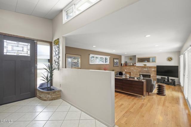 109 Shamrock Drive, Ventura CA: https://media.crmls.org/mediaz/78ca0abc-05c0-4c76-b351-a189d560ba60.jpg