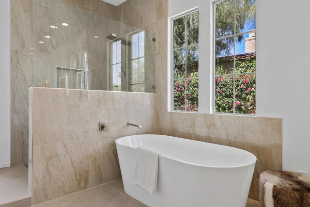 Image 20 of 38 For 81961 Contento Street